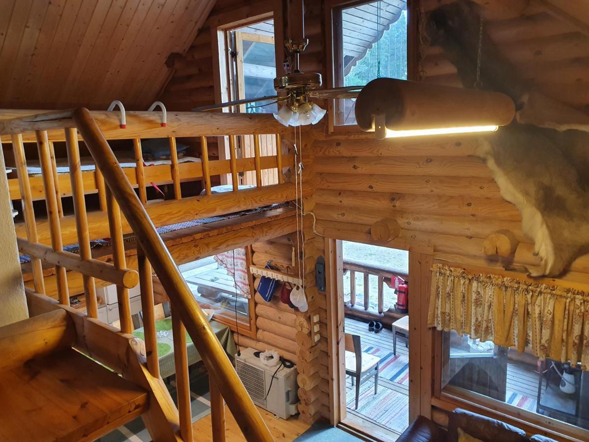 Viihtyisae Hirsimoekki Jaerven Rannalla Siikainen Buitenkant foto
