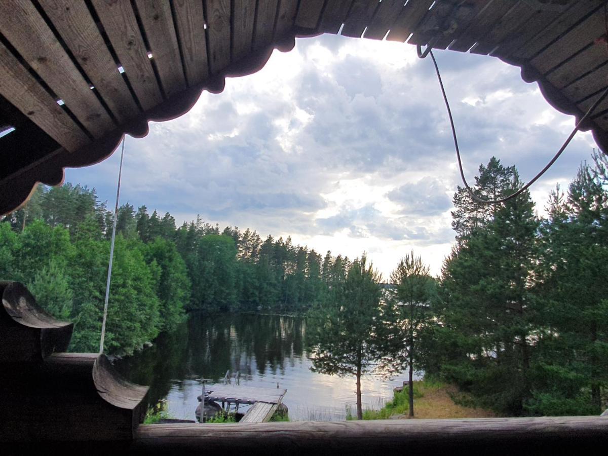 Viihtyisae Hirsimoekki Jaerven Rannalla Siikainen Buitenkant foto