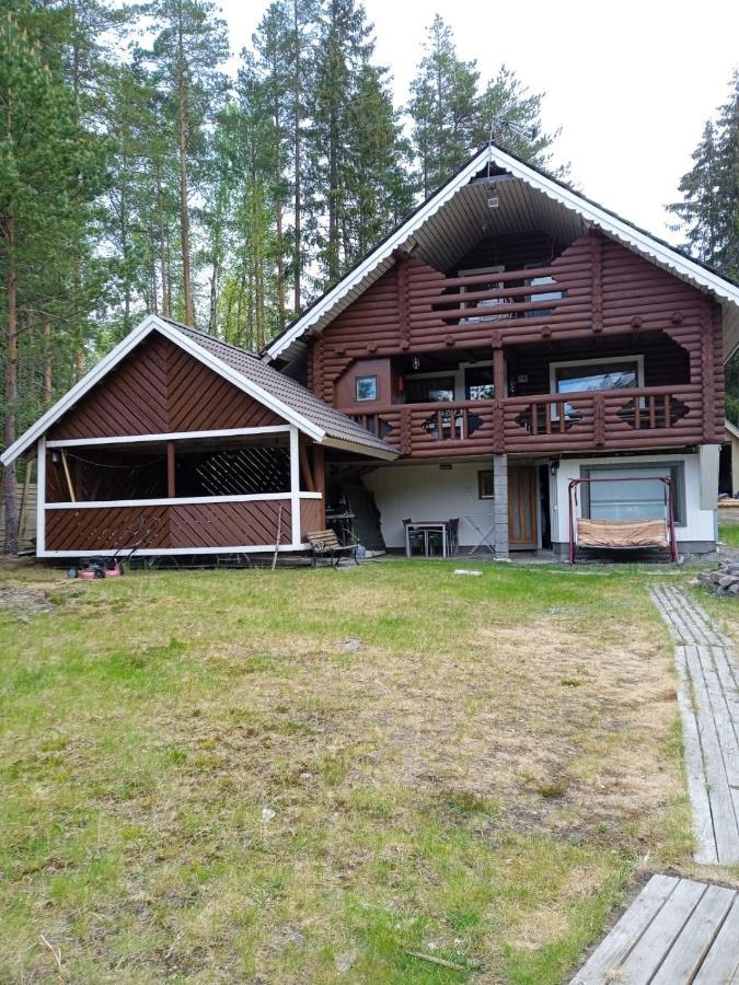 Viihtyisae Hirsimoekki Jaerven Rannalla Siikainen Buitenkant foto